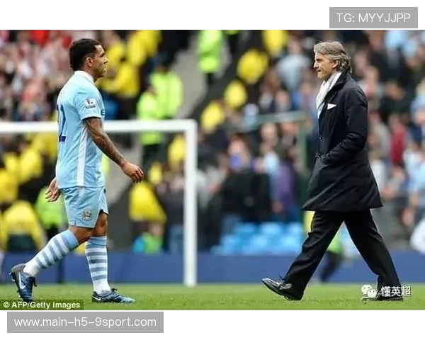 伤病内乱：教练揭示更衣室矛盾内幕