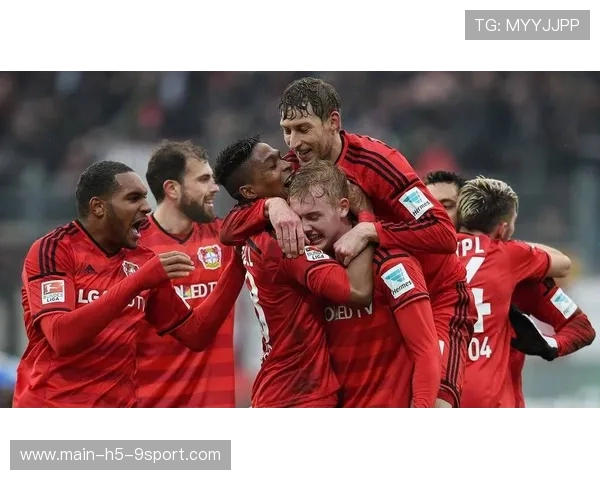 勒沃库森决定把中前场的横向联系作为重点,开启全新战术革命